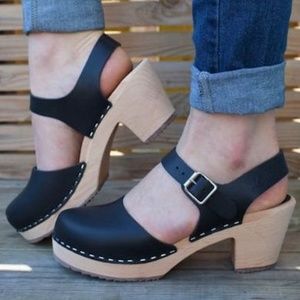Lotta's Black Highwood Clogs